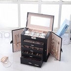 Get An Ideal Deal of  Branded Jewelry& Watch Holder in UAE 